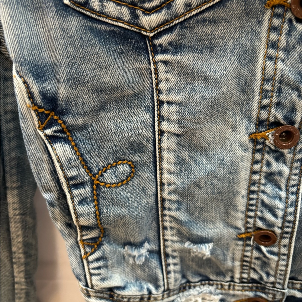 White Crow Women’s Blue Distressed Embroidered Denim Jean Jacket Size Small - Picture 6 of 12